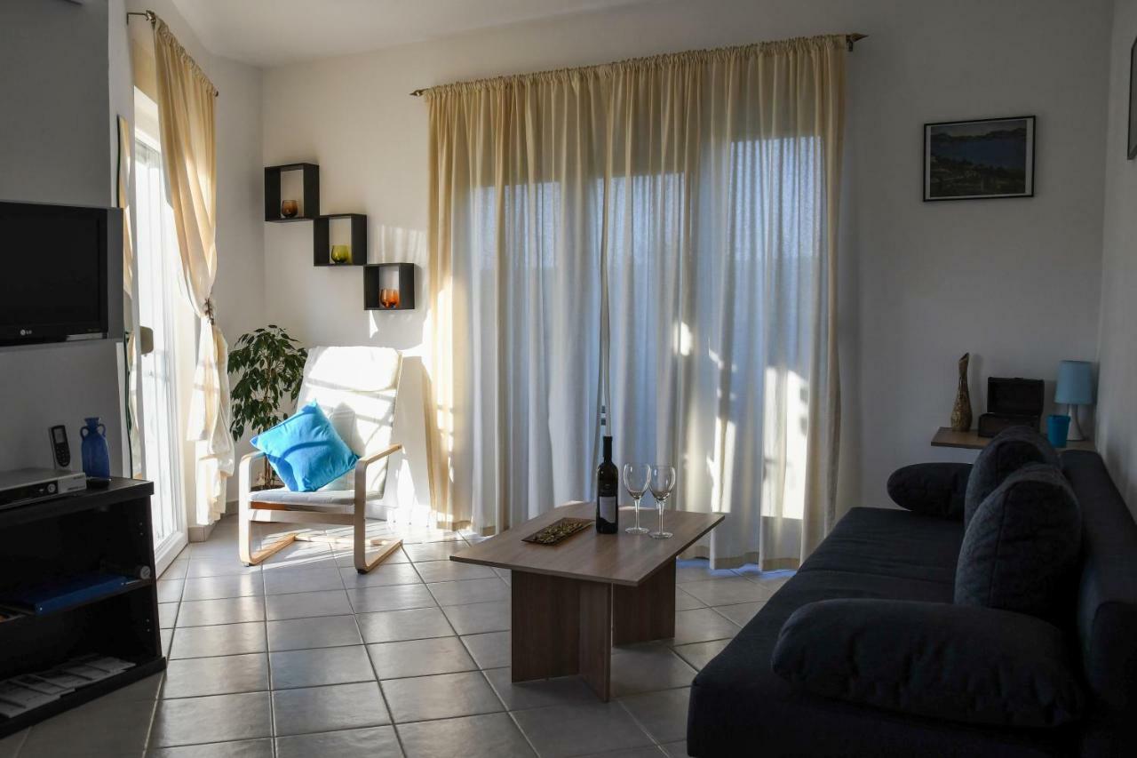Apartmans Sun & Moon Zambratija  Buitenkant foto