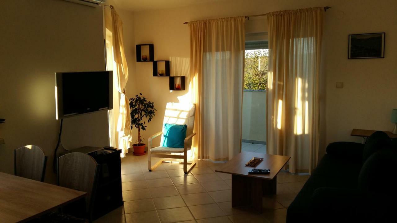 Apartmans Sun & Moon Zambratija  Buitenkant foto